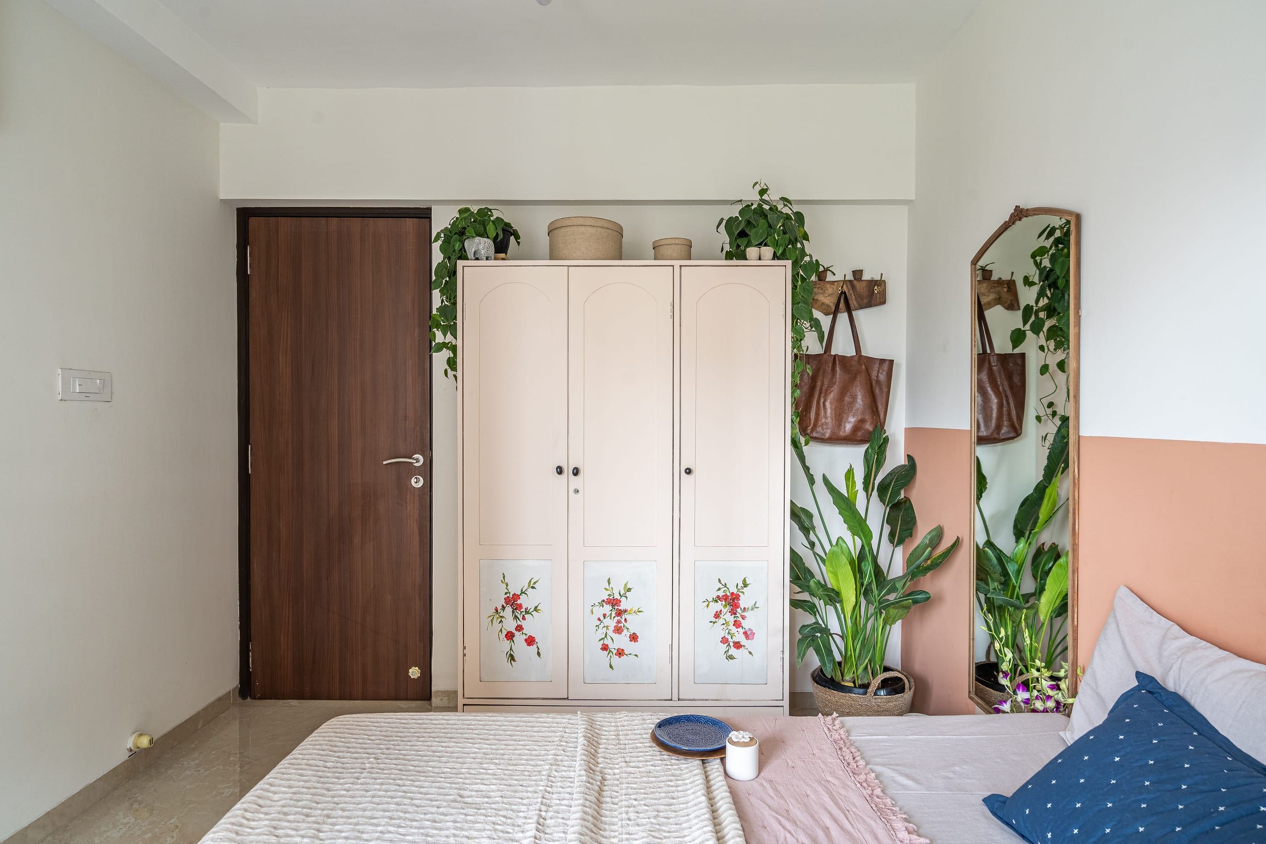 Aalya — Master Bedroom Contemporary Interior Design Mulund Mumbai by DreamCircle